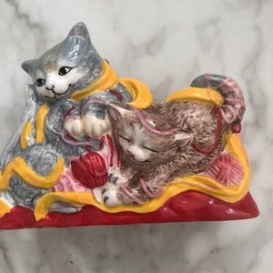 Cat Lover Alert:Andrea Fontebasso  1760 ceramic napkin holder
